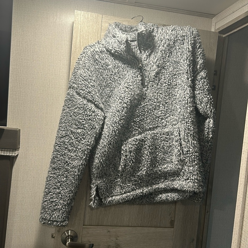 Como Vintage fuzzy quarter zip